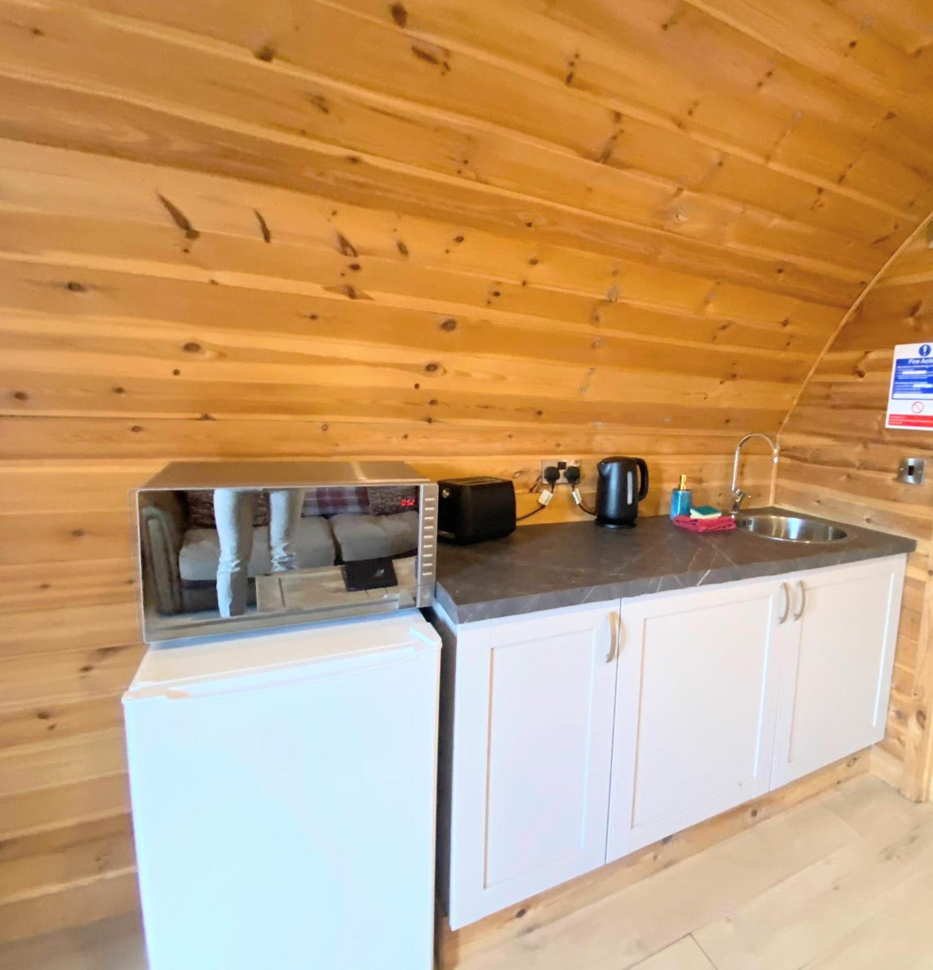 Pond View Pod 1 With Outdoor Hot Tub - Fife - Loch Leven - Lomond Hills Villa Kelty Ngoại thất bức ảnh