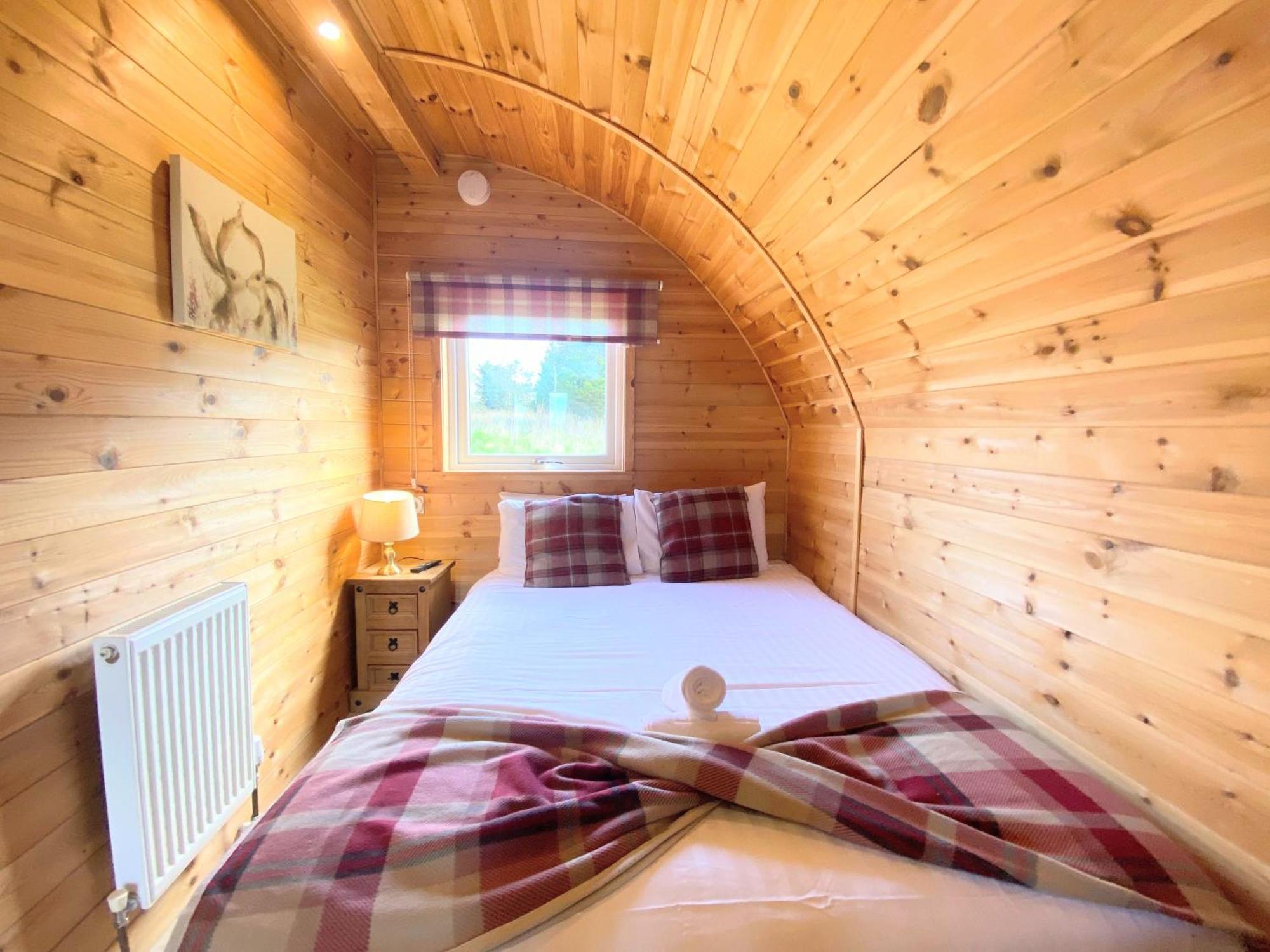 Pond View Pod 1 With Outdoor Hot Tub - Fife - Loch Leven - Lomond Hills Villa Kelty Ngoại thất bức ảnh