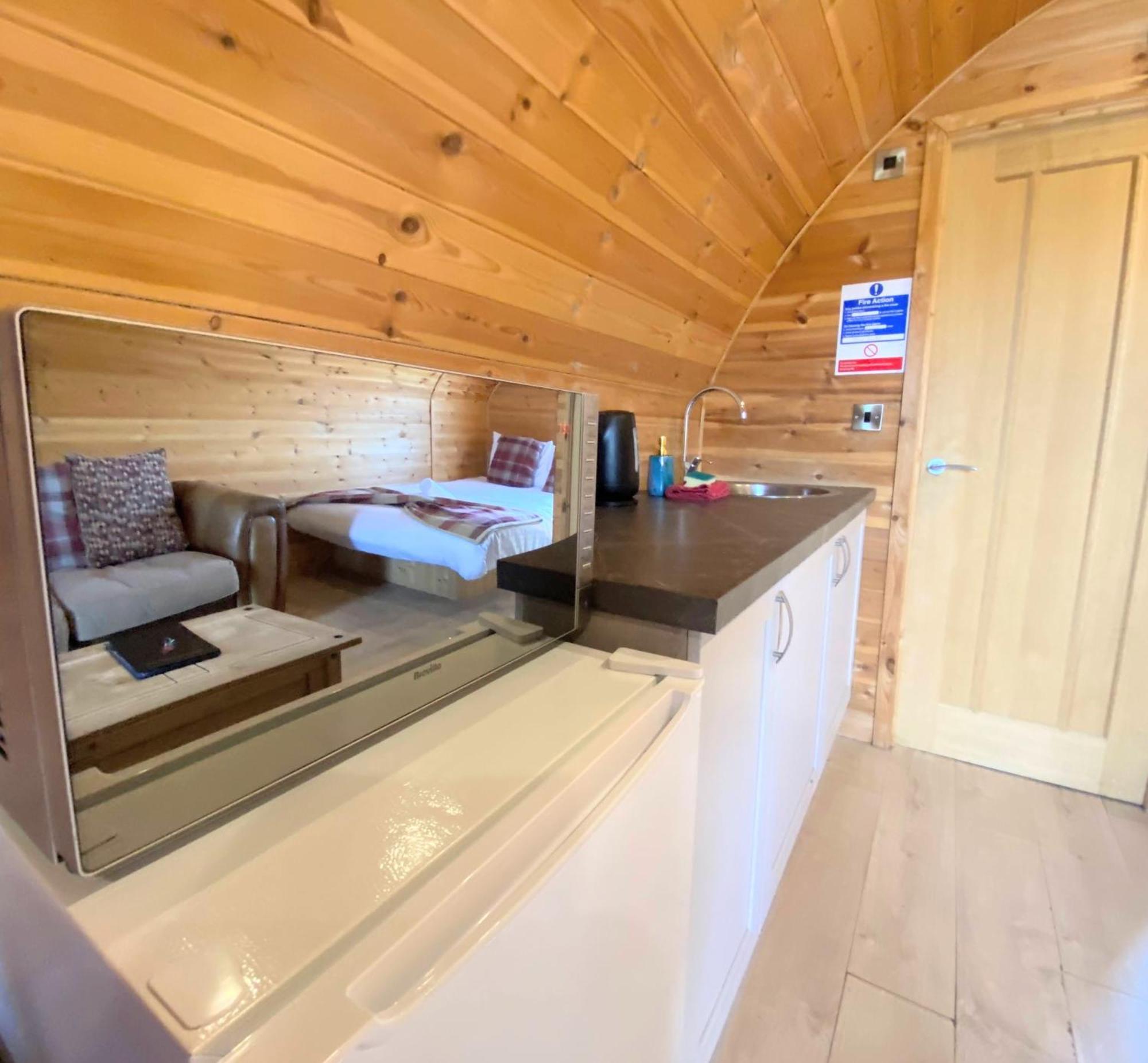 Pond View Pod 1 With Outdoor Hot Tub - Fife - Loch Leven - Lomond Hills Villa Kelty Ngoại thất bức ảnh
