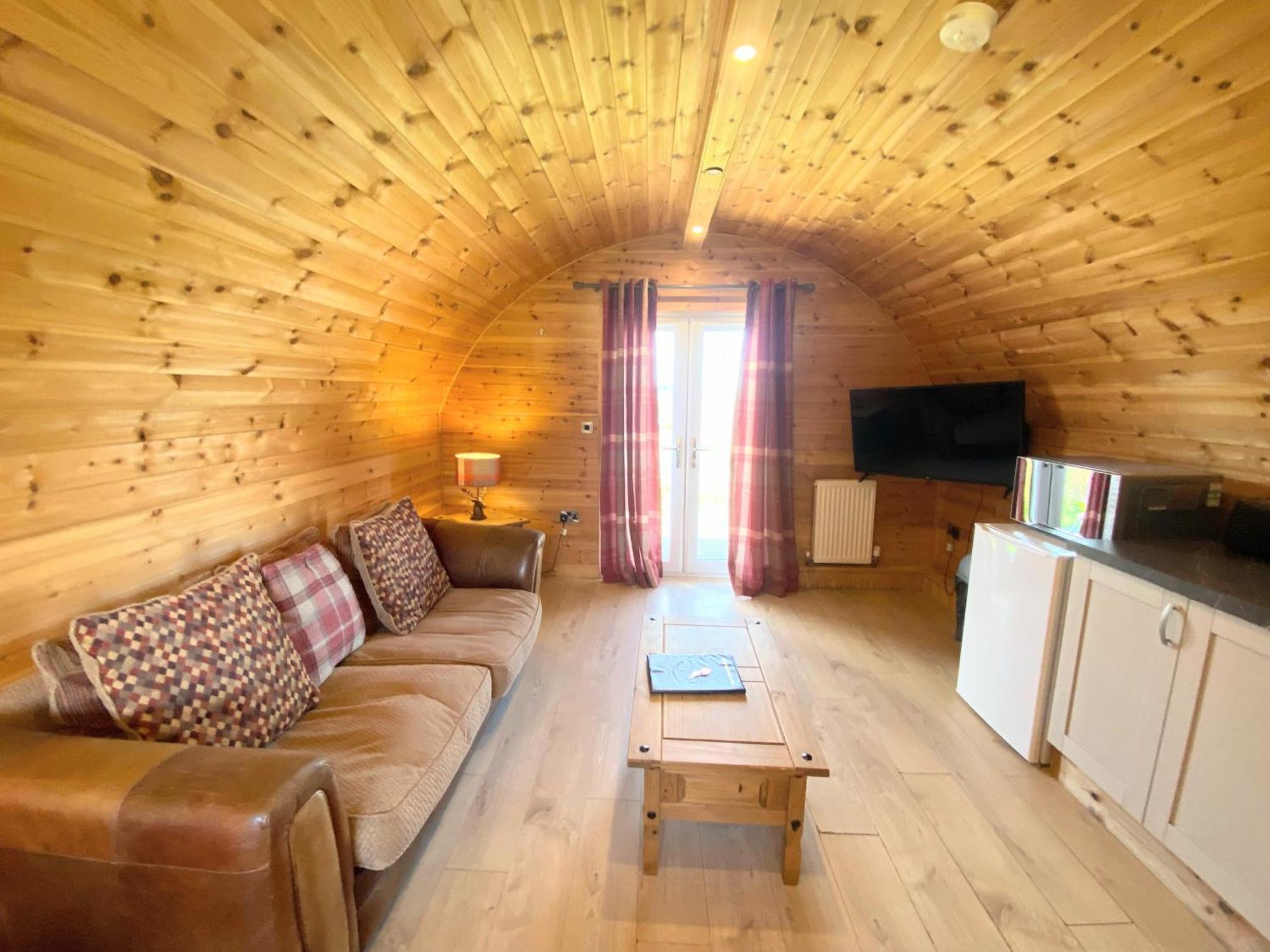 Pond View Pod 1 With Outdoor Hot Tub - Fife - Loch Leven - Lomond Hills Villa Kelty Ngoại thất bức ảnh